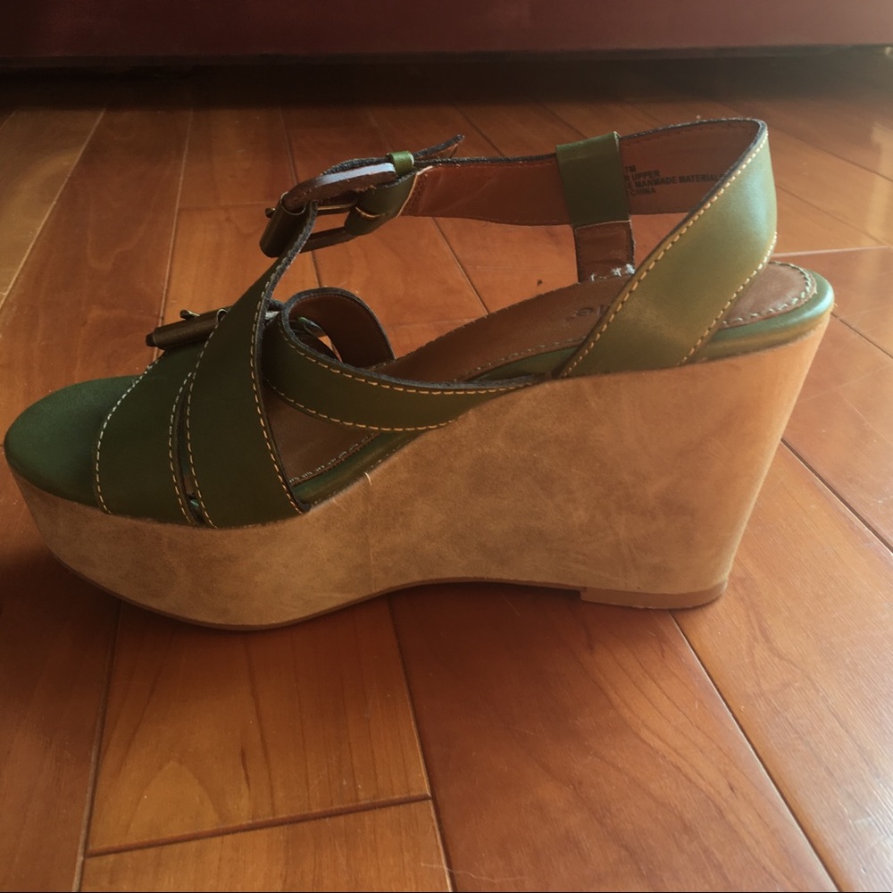 Nicole size 7 green platform shoes